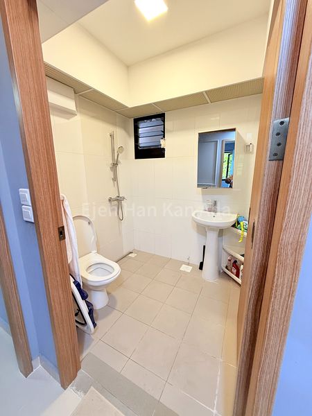 5 Room (5I) HDB for Sale in  463A Bukit Batok Street 41 - Image 6