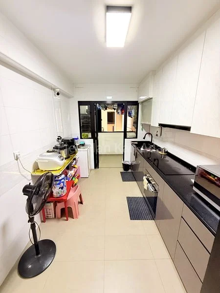 5 Room (5I) HDB for Sale in  463A Bukit Batok Street 41 - Image 5