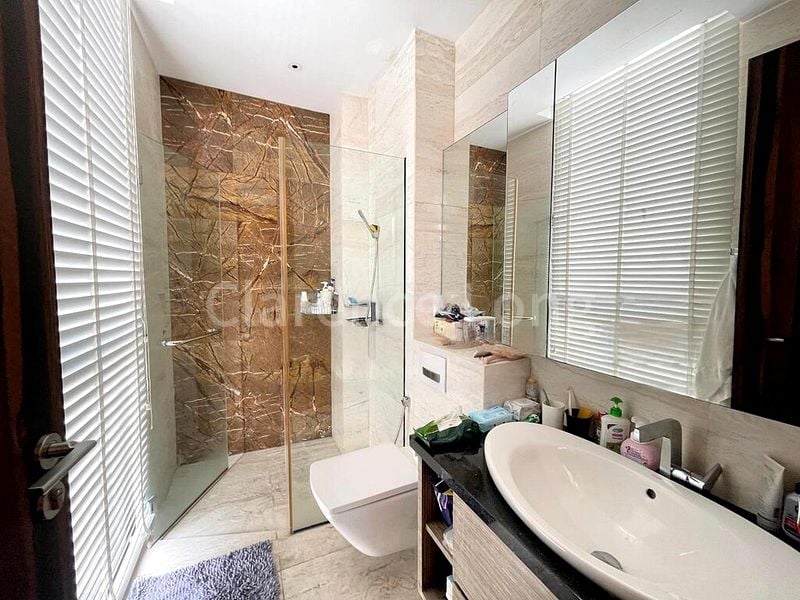 6 Bed Semi-Detached House (Landed) for Rent in  Green Lane - Image 11