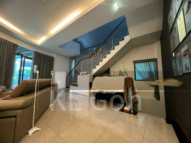 6 Bed Semi-Detached House (Landed) for Sale in  Grosvenor View - Image 11