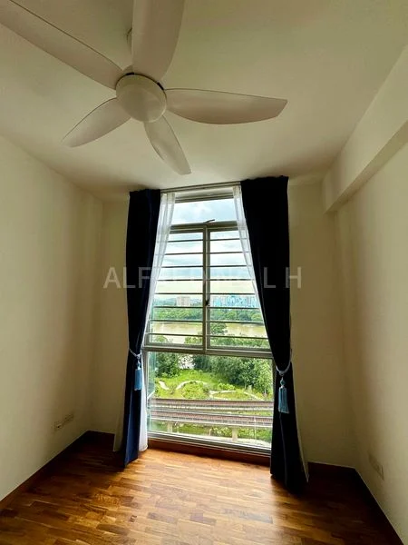 3 Bed Condo for Rent in  The Lakeshore - Image 3