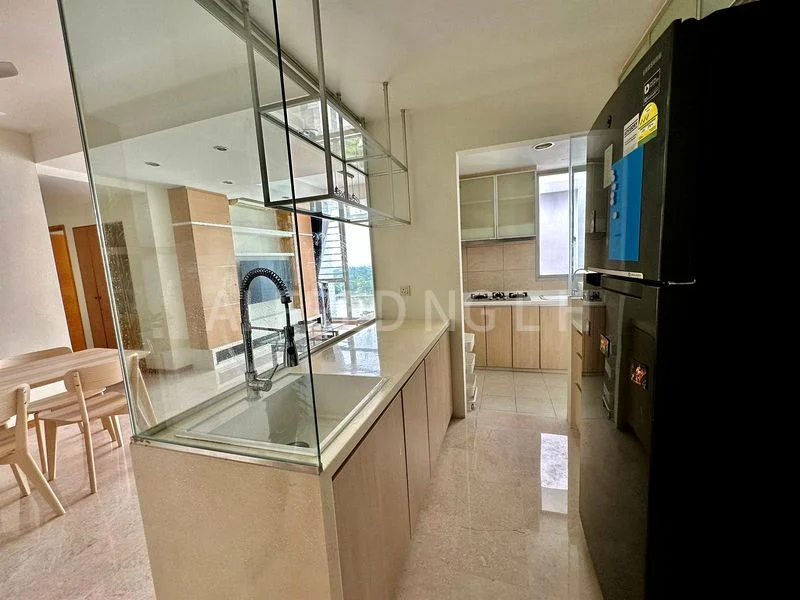 3 Bed Condo for Rent in  The Lakeshore - Image 1