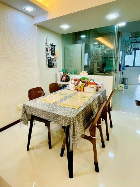 5 Room (5I) HDB for Sale in 173 Hougang Avenue 1 - Image 2