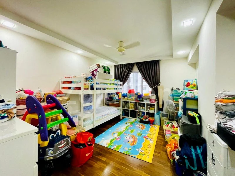 5 Room (5I) HDB for Sale in 173 Hougang Avenue 1 - Image 5