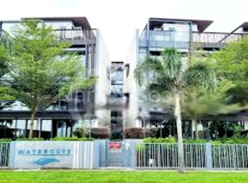 4 Bed Townhouse (Landed) for Sale in  Watercove - Image 1