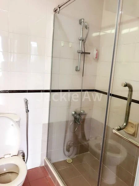 Room (Condo) for Rent in Avon Park - Image 5