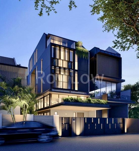 7 Bed Corner Terrace (Landed) for Sale in  Highland Close - Image 4