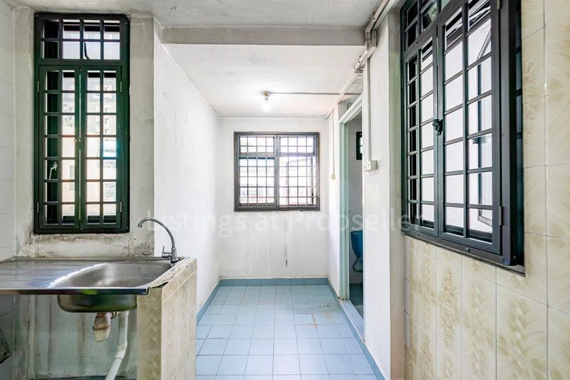 3 Room (3STD) HDB for Sale in 84 Commonwealth Close - Image 6