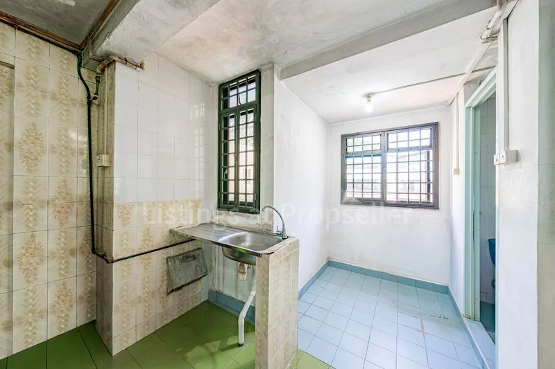 3 Room (3STD) HDB for Sale in 84 Commonwealth Close - Image 7