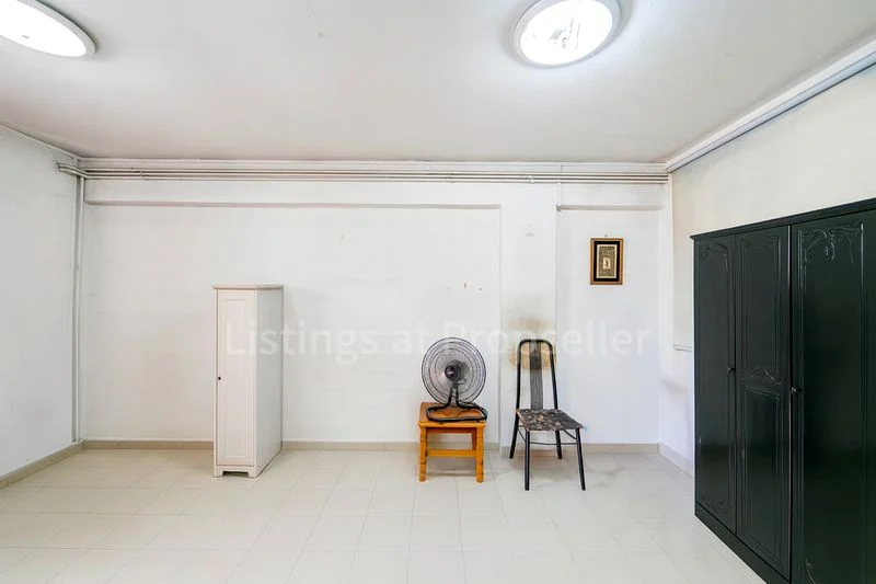 3 Room (3STD) HDB for Sale in 84 Commonwealth Close - Image 5