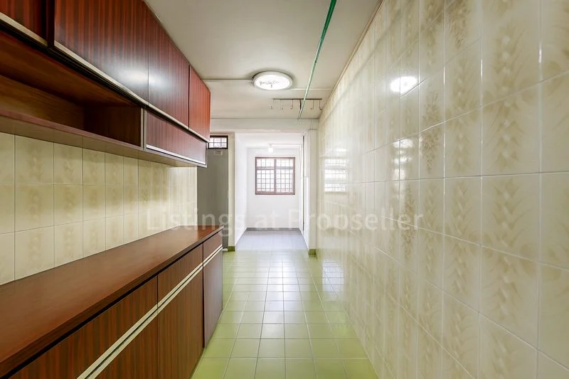 3 Room (3STD) HDB for Sale in 84 Commonwealth Close - Image 2