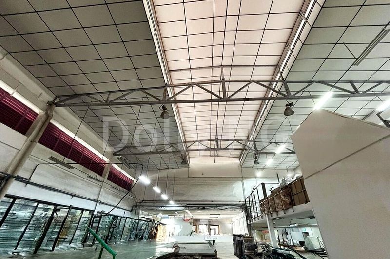 Corner Terrace with 2 Access Points - Image 4