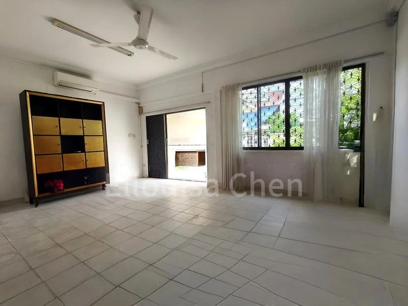 4 Bed Terraced House (Landed) for Rent in  Pine Court - Image 5