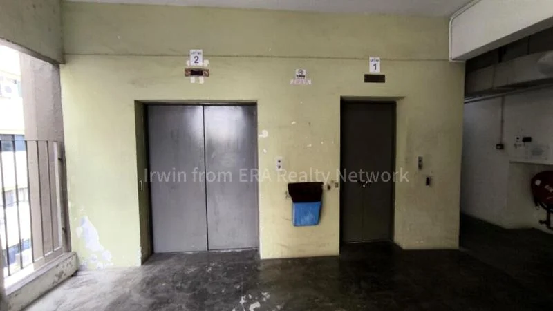 Light Industrial (B1) for Rent: Tong Lee Building - Image 2