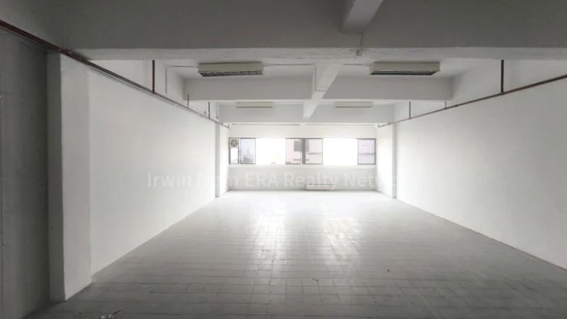 Light Industrial (B1) for Rent: Tong Lee Building - Image 9
