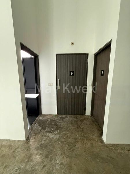 Light Industrial (B1) for Rent: Novelty BizCentre - Image 5