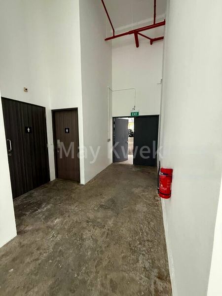 Light Industrial (B1) for Rent: Novelty BizCentre - Image 3