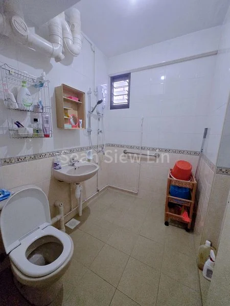 Common Room (HDB) for Rent in 48A Dorset Road - Image 2