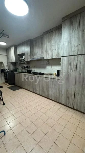 Executive HDB for Sale in  111 Edgefield Plains - Image 3