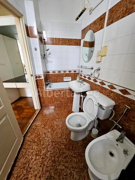 Master Room (Condo) for Rent in Elizabeth Tower - Image 4