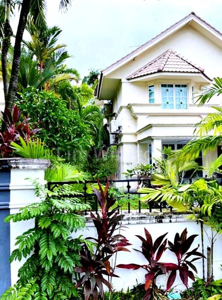 5 Bed Bungalow (Landed) for Sale in  Gentle Villas - Image 1