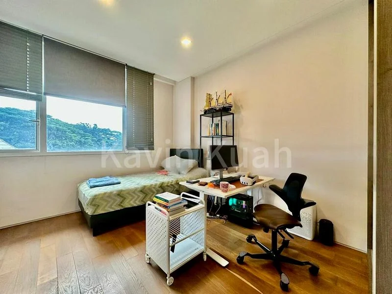 6 Bed Terraced House (Landed) for Sale in  Jalan Kayu Estate - Image 8