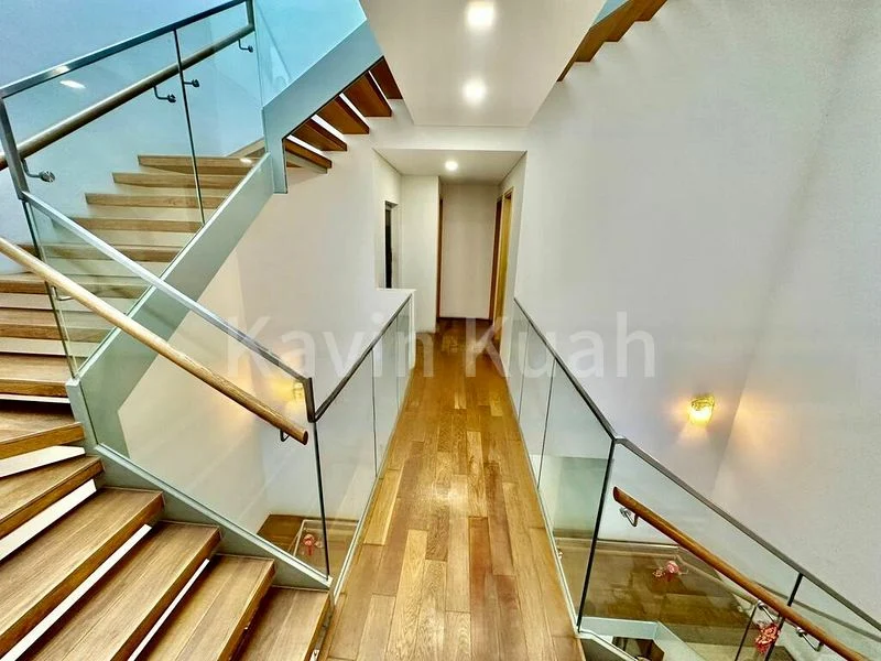 6 Bed Terraced House (Landed) for Sale in  Jalan Kayu Estate - Image 5