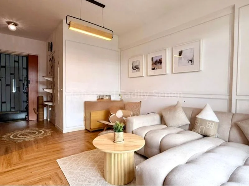 3 Room (3A) HDB for Sale in 131C Canberra Crescent - Image 2