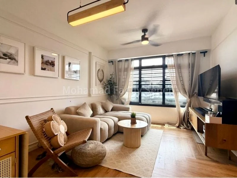 3 Room (3A) HDB for Sale in 131C Canberra Crescent - Image 1