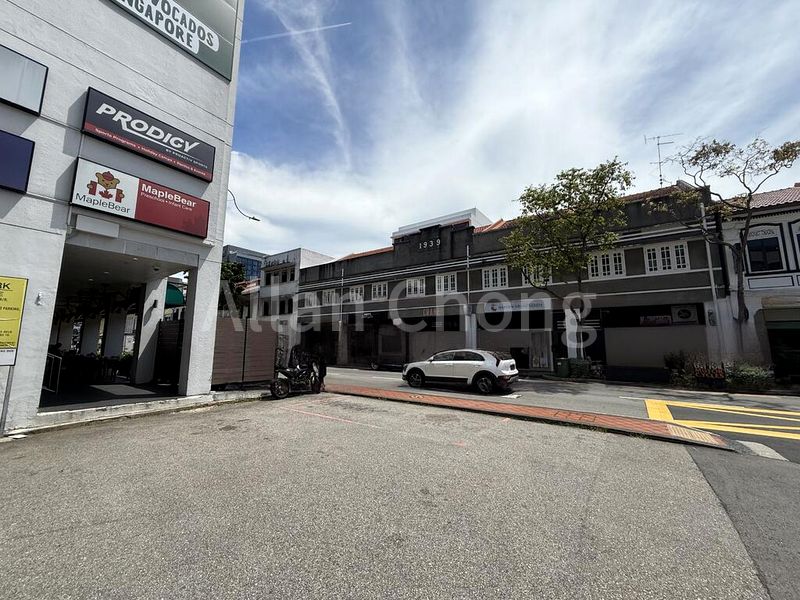 Shop / Shophouse for Rent: Rising Court Shophouse - Image 9