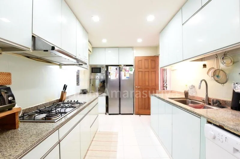 5 Bed Condo for Rent in  Spring Grove - Image 10