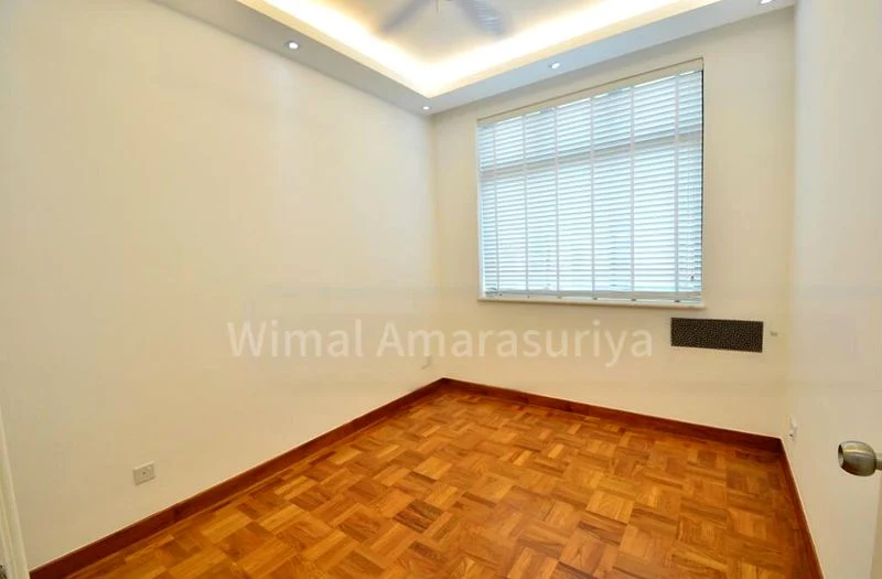 5 Bed Condo for Rent in  Spring Grove - Image 7