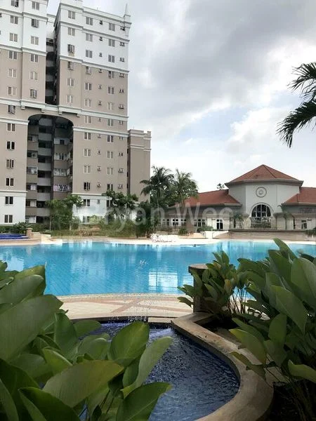 2 Bed Condo for Sale in  Castle Green - Image 1