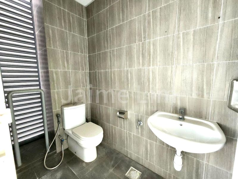 Inspace: Light Industrial (B1) for Sale: 2,500 Sq Ft Unit, 2 Car Spaces, on Ashmore Road - Image 8