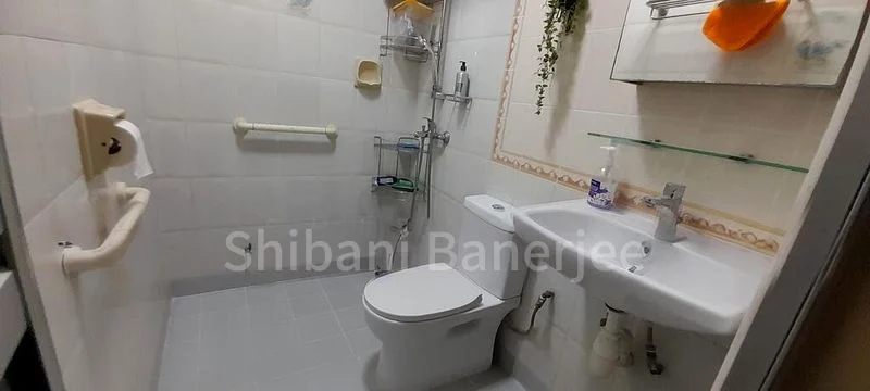 Master Room (Landed) for Rent in  Hong Leong Garden - Image 7