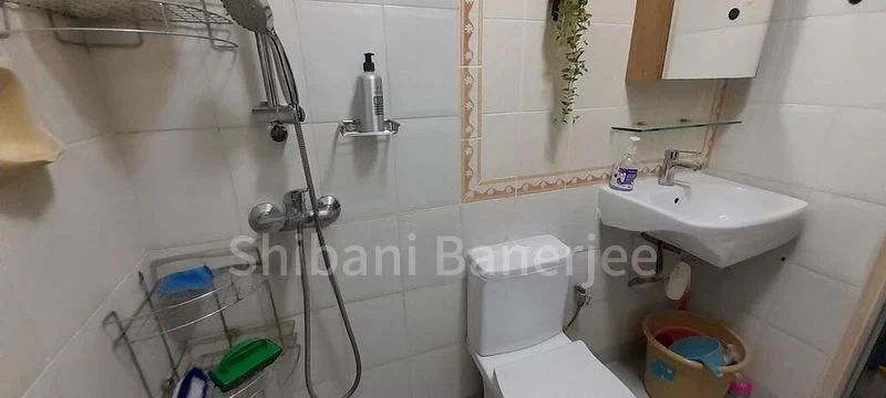 Master Room (Landed) for Rent in  Hong Leong Garden - Image 8