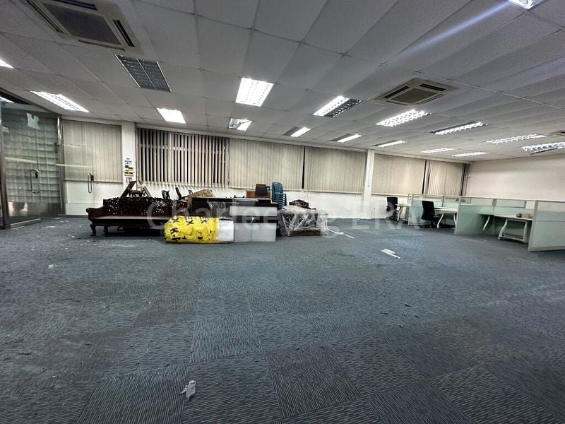 Light Industrial (B1) for Rent: Benoi Crescent, Level 2 Office cum Storage/Production - Image 2