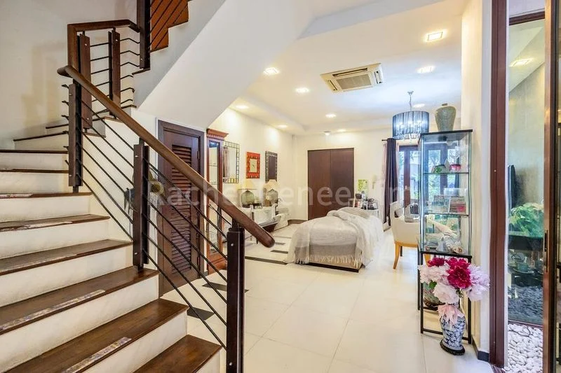 4 Bed Terraced House (Landed) for Sale in  Opera Estate - Image 17