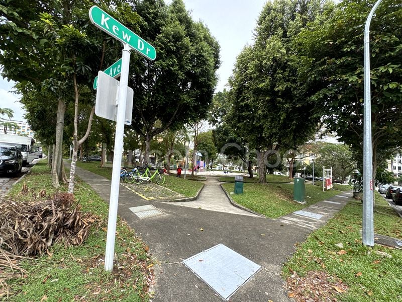 4+1 Bed Terraced House (Landed) for Sale in  Kew Vale - Image 24