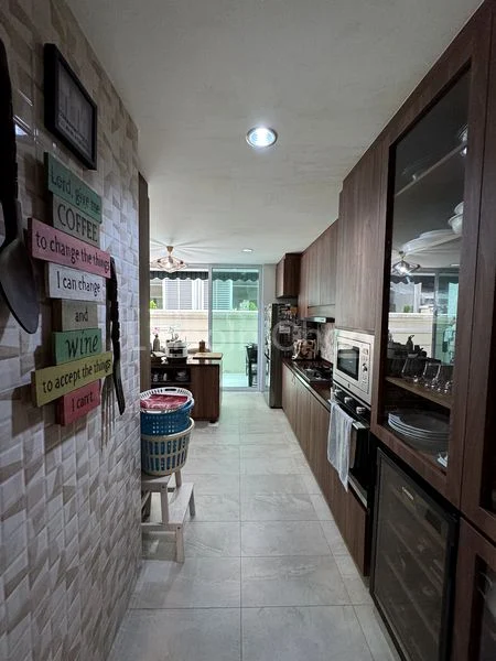 4+1 Bed Terraced House (Landed) for Sale in  Kew Vale - Image 4