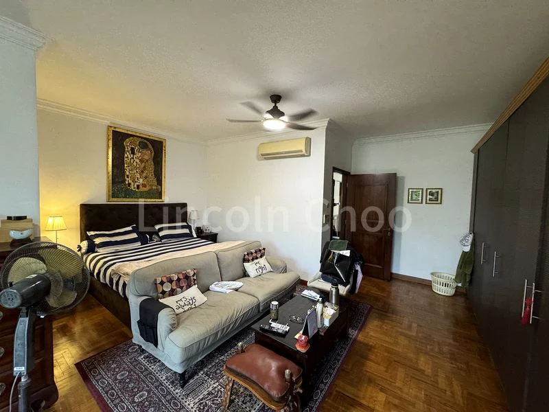 4+1 Bed Terraced House (Landed) for Sale in  Kew Vale - Image 11
