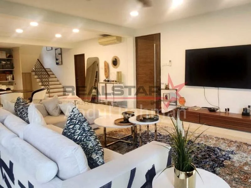 6 Bed Bungalow (Landed) for Sale in Avon Road - Image 2