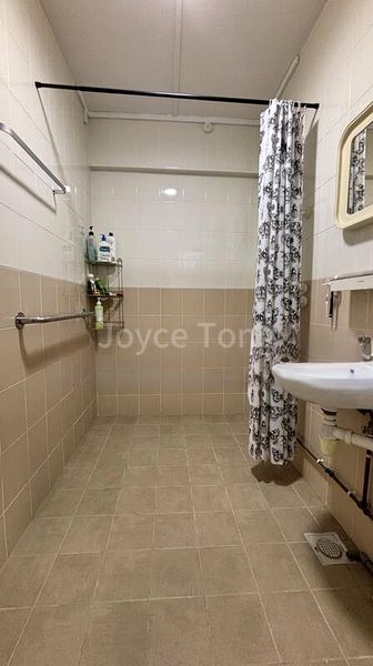 5 Room (5A) HDB for Sale in  555 Jurong West Street 42 - Image 6