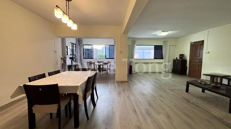 5 Room (5A) HDB for Sale in  555 Jurong West Street 42 - Image 3