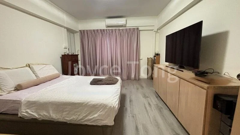 5 Room (5A) HDB for Sale in  555 Jurong West Street 42 - Image 5