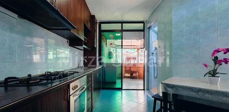 3 Room (3NG) HDB for Sale in  403 Hougang Avenue 10 - Image 5