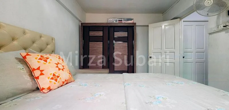 3 Room (3NG) HDB for Sale in  403 Hougang Avenue 10 - Image 3