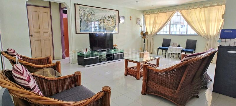 5 Room (5I) HDB for Sale in 167 Yishun Ring Road - Image 2