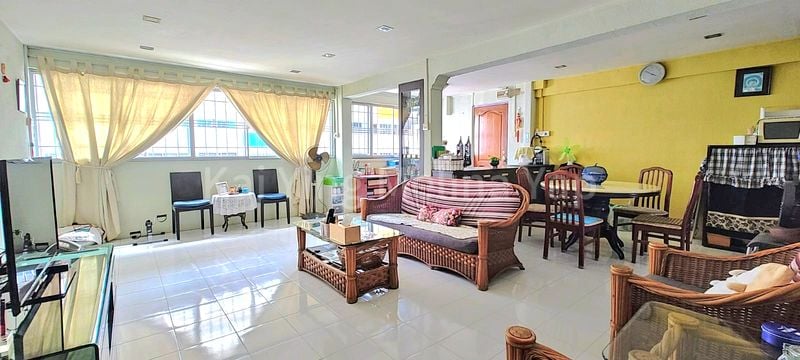 5 Room (5I) HDB for Sale in 167 Yishun Ring Road - Image 1