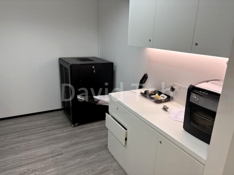 Office for Rent: Excellent Seaview, Fitted Office at Raffles Place - Image 11
